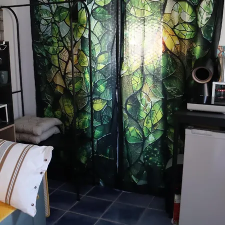 La Buissonniere - Petit Avec Jardin & Entree Independante Panzió 3*
